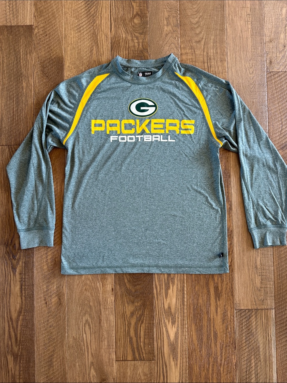 Green Bay Packers Long Sleeve Football Tee!